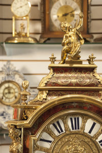 bulle french bracket clock from 18th century details