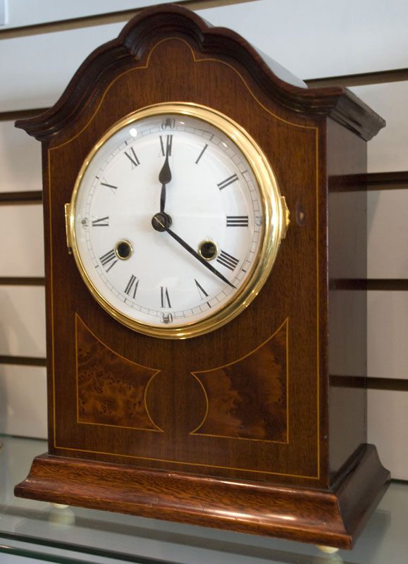 english mantle clock from 1880 details