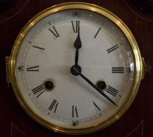 english mantle clock from 1880 details