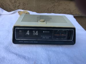 sanyo electric flip clock from 1950-1960 details