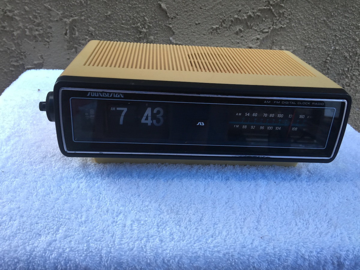 soundesign electric flip clock from 1950-1960
